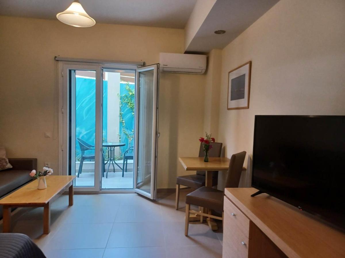 Aparthotel Estia Finikounta