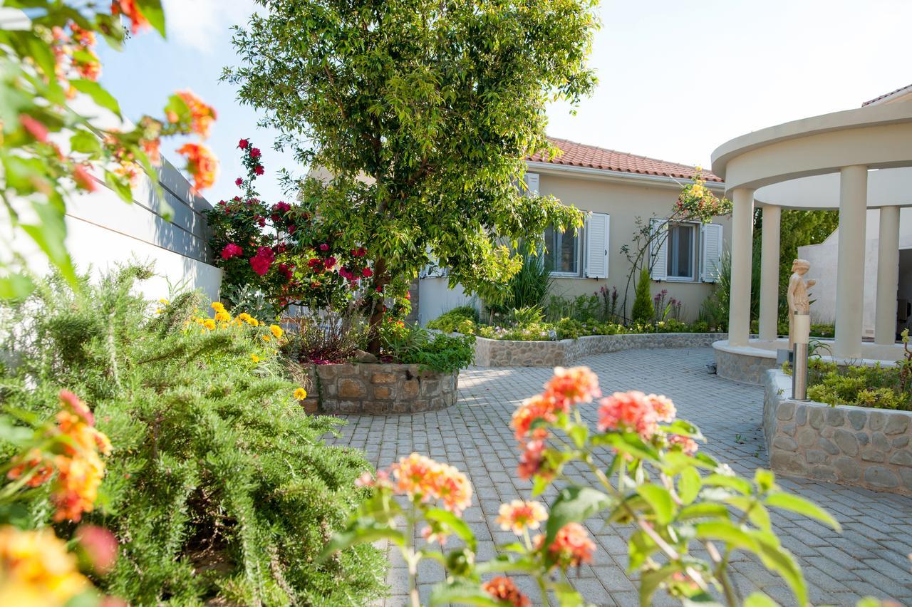 Aparthotel Estia Finikounta