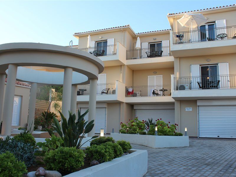 Estia Aparthotel